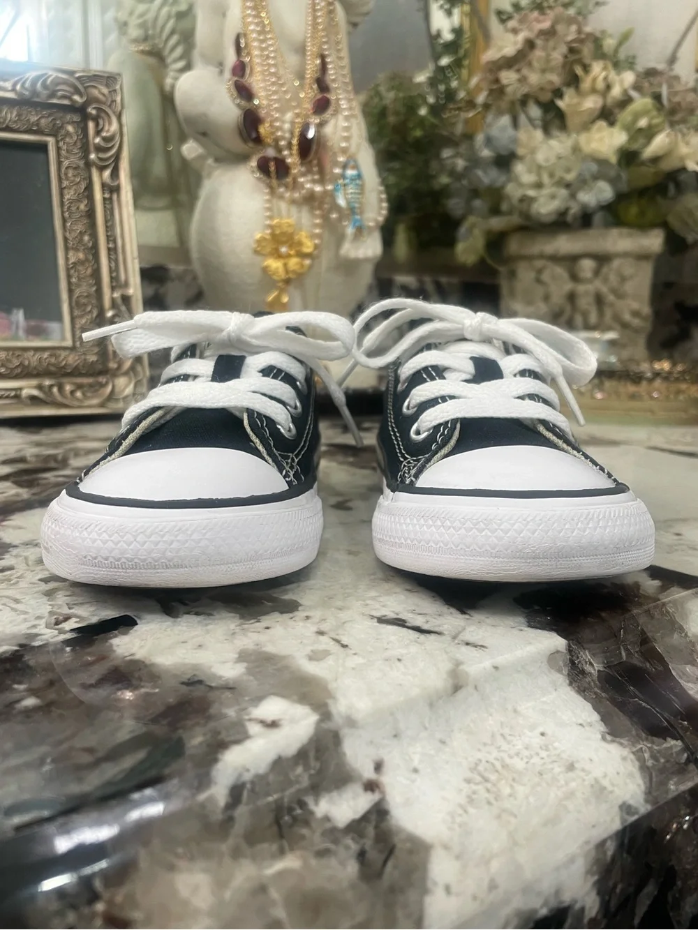 Converse Kids' Black White Chuck Taylor All Star Low Top Sneakers Toddler Size 6